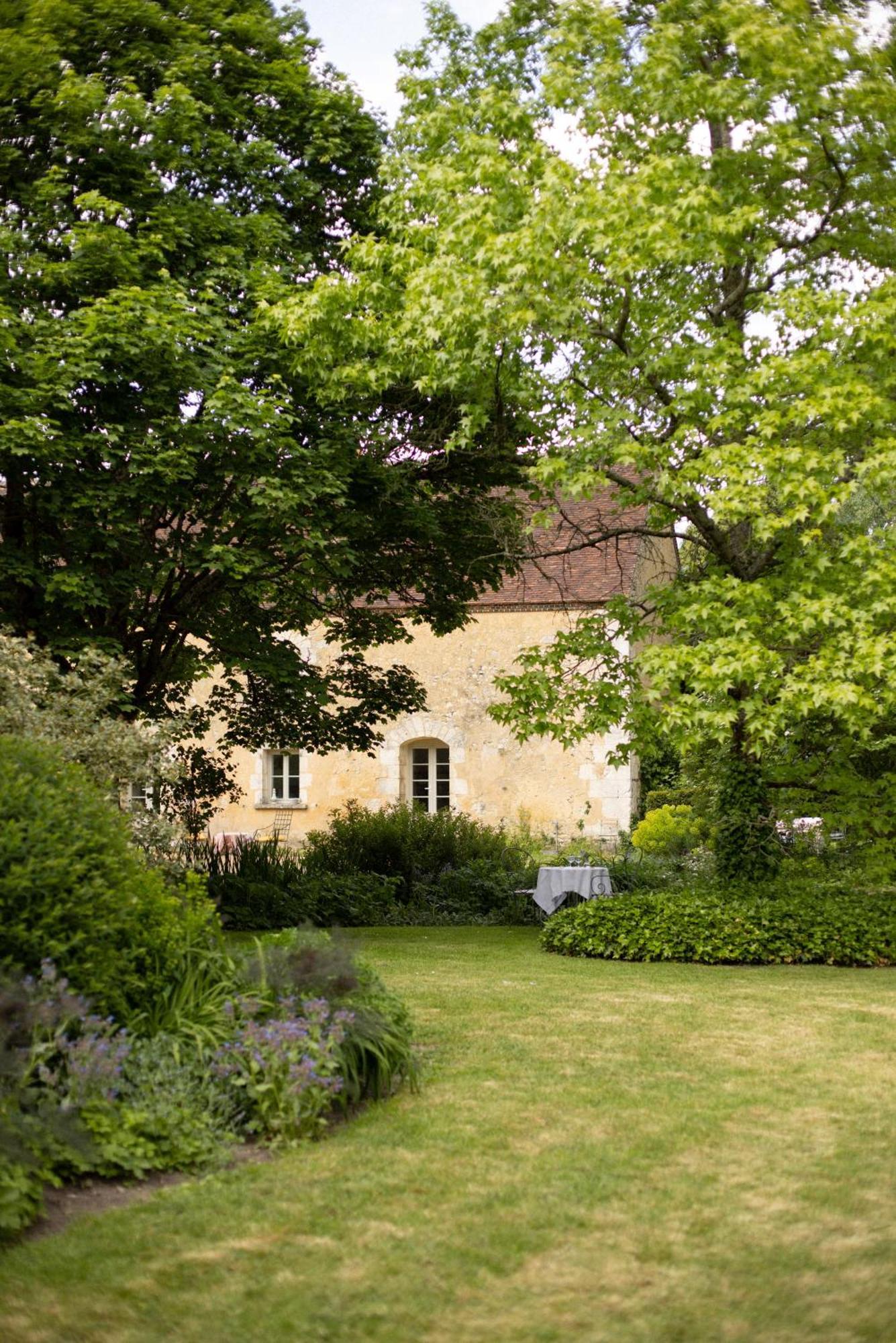 Отель Le Manoir Du Plessis Dance  Экстерьер фото